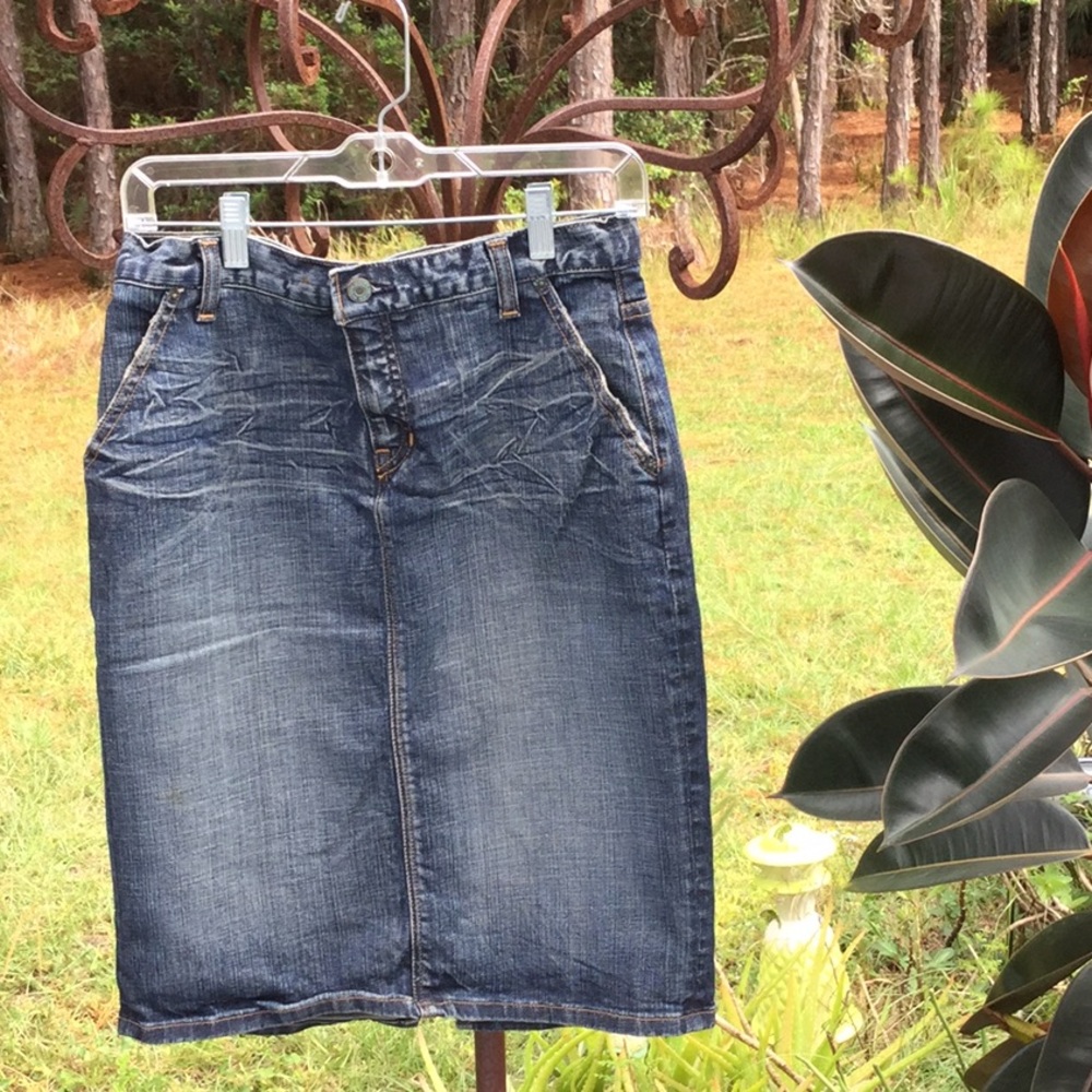 🦋Gap - 1969 Denim Pencil Skirt Size 2 Must Have - Picture 2 of 9